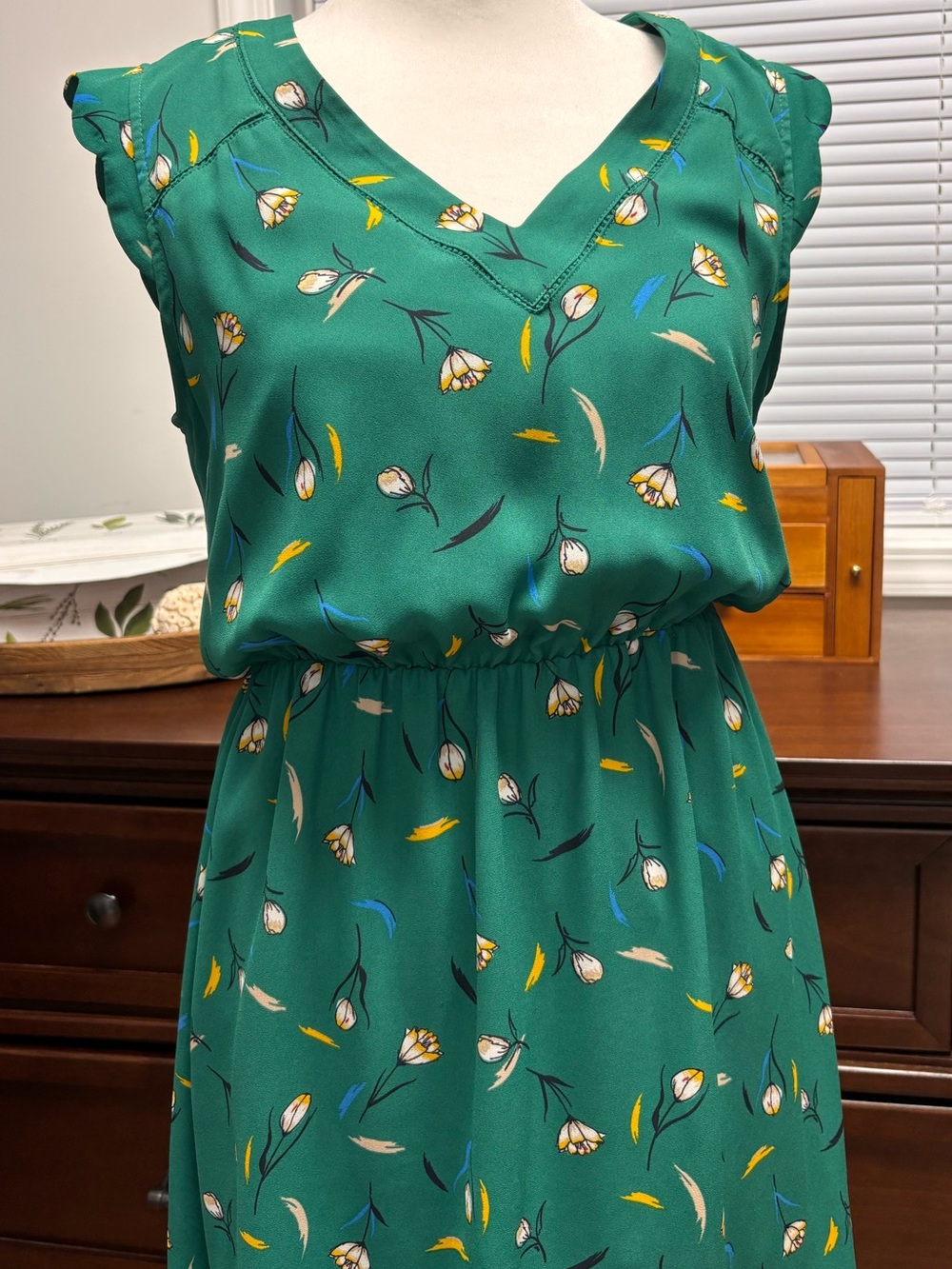 41 Hawthorn Green Floral V-Neck Elastic Waist Dress
